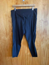 Load image into Gallery viewer, Size XL Athleta Black Women's Leggings

