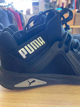 Load image into Gallery viewer, Shoe Size 9 Puma Black Shoes
