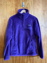 Load image into Gallery viewer, Size M Patagonia Purple Women's Sweater &amp; Sweatshirt

