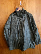 Load image into Gallery viewer, Size Large Helly Hansen Men's Rain Suit
