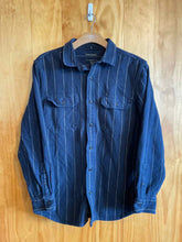 Load image into Gallery viewer, Size Large Banana Republic Men&#39;s Flannel
