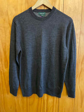 Load image into Gallery viewer, Size M Orvis Men's Long Sleeve Shirt
