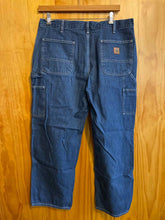 Load image into Gallery viewer, Size 38 Carhartt Men&#39;s Pants
