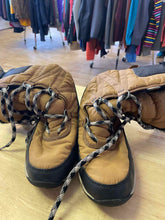 Load image into Gallery viewer, Shoe Size 8 Sorel Tan Boots
