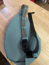 Load image into Gallery viewer, Kavu Travel Bag
