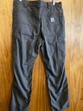Load image into Gallery viewer, Size 36 Carhartt Men's Pants
