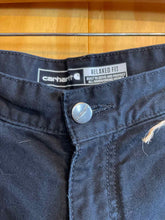 Load image into Gallery viewer, Size 32 Carhartt Men's Pants
