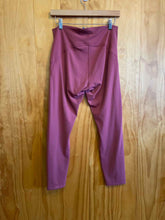 Load image into Gallery viewer, Size 10 Lululemon Magenta Women&#39;s Leggings
