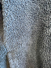 Load image into Gallery viewer, Patagonia Kid's Sweatshirt/sweater
