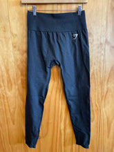 Load image into Gallery viewer, Size L GymShark Black Women's Leggings
