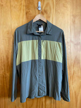 Load image into Gallery viewer, Size Large Cotopaxi Green Women's Long Sleeve Shirt
