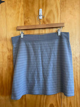 Load image into Gallery viewer, Size Large smartwool Grey Skirt
