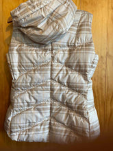 Load image into Gallery viewer, Size Medium Patagonia Tan Women's Vest
