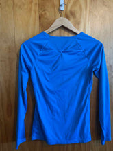 Load image into Gallery viewer, Size XXS REI Blue Women's Long Sleeve Shirt

