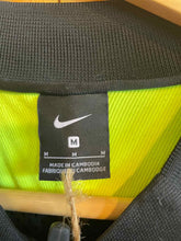 Load image into Gallery viewer, Size M Nike Men's Light Jacket
