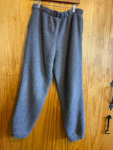 Load image into Gallery viewer, Size Medium Early Winters Men's Sweatpants
