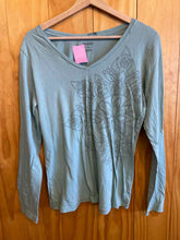Load image into Gallery viewer, Size L Columbia Green Women's Long Sleeve Shirt
