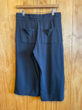 Load image into Gallery viewer, Size Small Quince Black Women's Sweatpants
