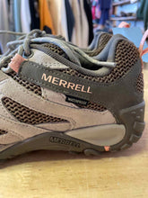 Load image into Gallery viewer, Shoe Size 9 Merrell Grey Shoes
