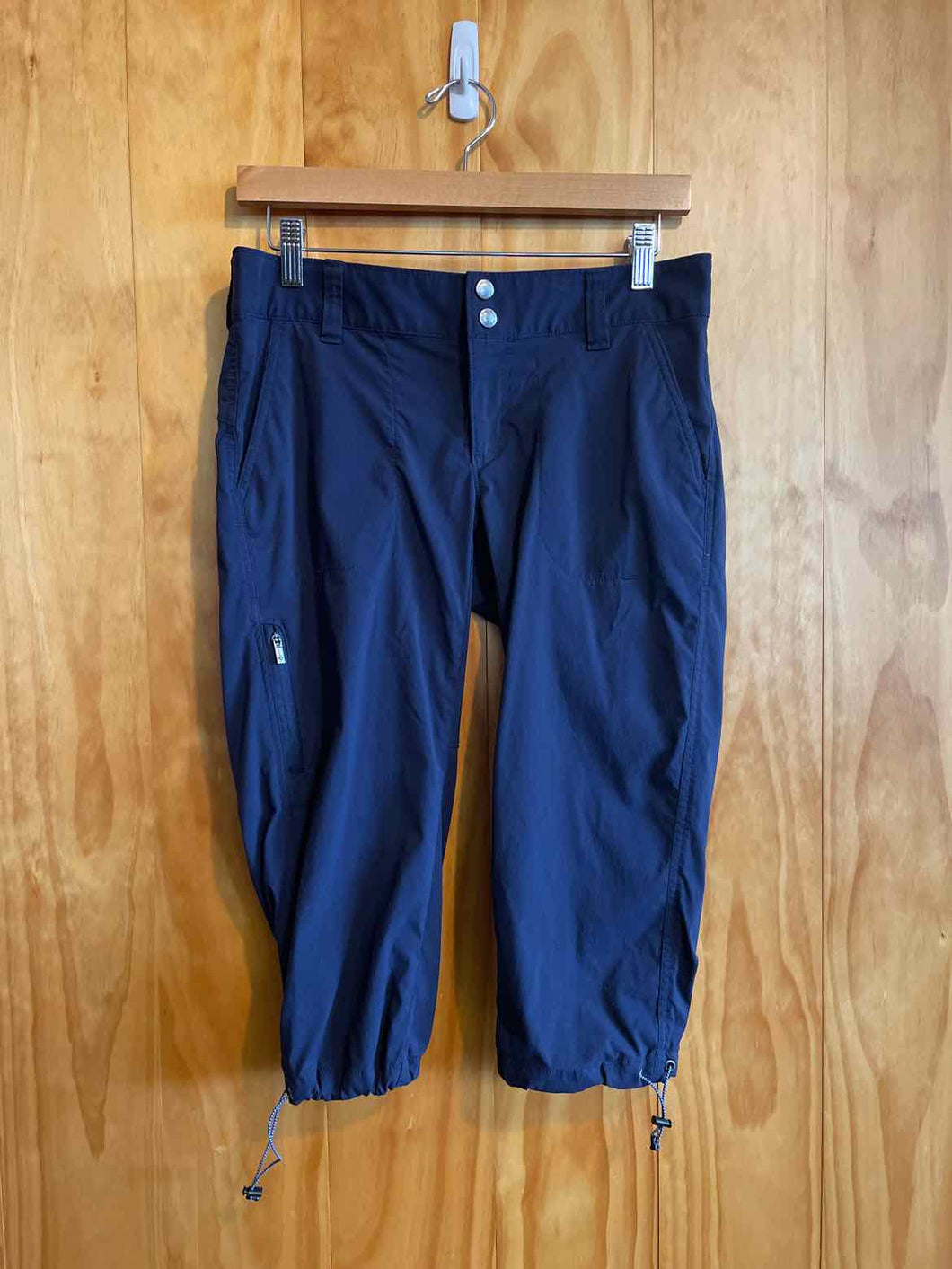 Size 6 Columbia Navy Women's Capris