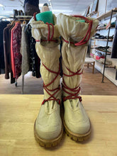 Load image into Gallery viewer, Shoe Size 9.5 Hunter Cream Boots
