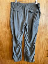 Load image into Gallery viewer, Size 16 Duluth Trading Co. Green Women's Hiking Pants
