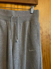 Load image into Gallery viewer, Size Small Nike Grey Women's Sweatpants
