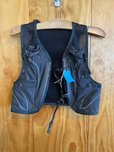 Load image into Gallery viewer, Osprey 6 Backpack
