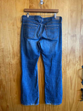 Load image into Gallery viewer, Size 12 Levi&#39;s Blue Women&#39;s Jeans
