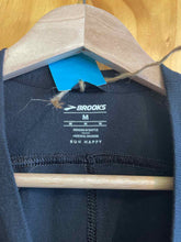 Load image into Gallery viewer, Size M Brooks Black Women's Long Sleeve Shirt

