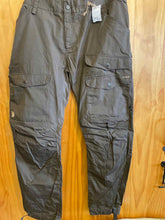 Load image into Gallery viewer, Size 40 Fjallraven Men's Hiking Pants
