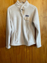 Load image into Gallery viewer, Size Medium Patagonia White Women's Long Sleeve Shirt
