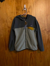 Load image into Gallery viewer, Child Size Small Patagonia Boy's Fleece
