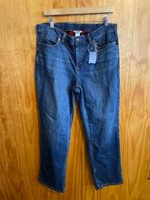 Load image into Gallery viewer, Size 14 Duluth Trading Women's Jeans
