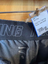 Load image into Gallery viewer, Size Large Nike Men&#39;s Pants
