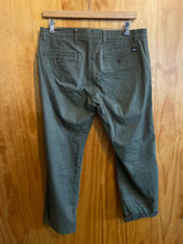 Load image into Gallery viewer, Size 36x29 Dockers Men's Pants

