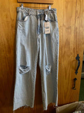 Load image into Gallery viewer, Size 10 ZARA Blue Women's Jeans
