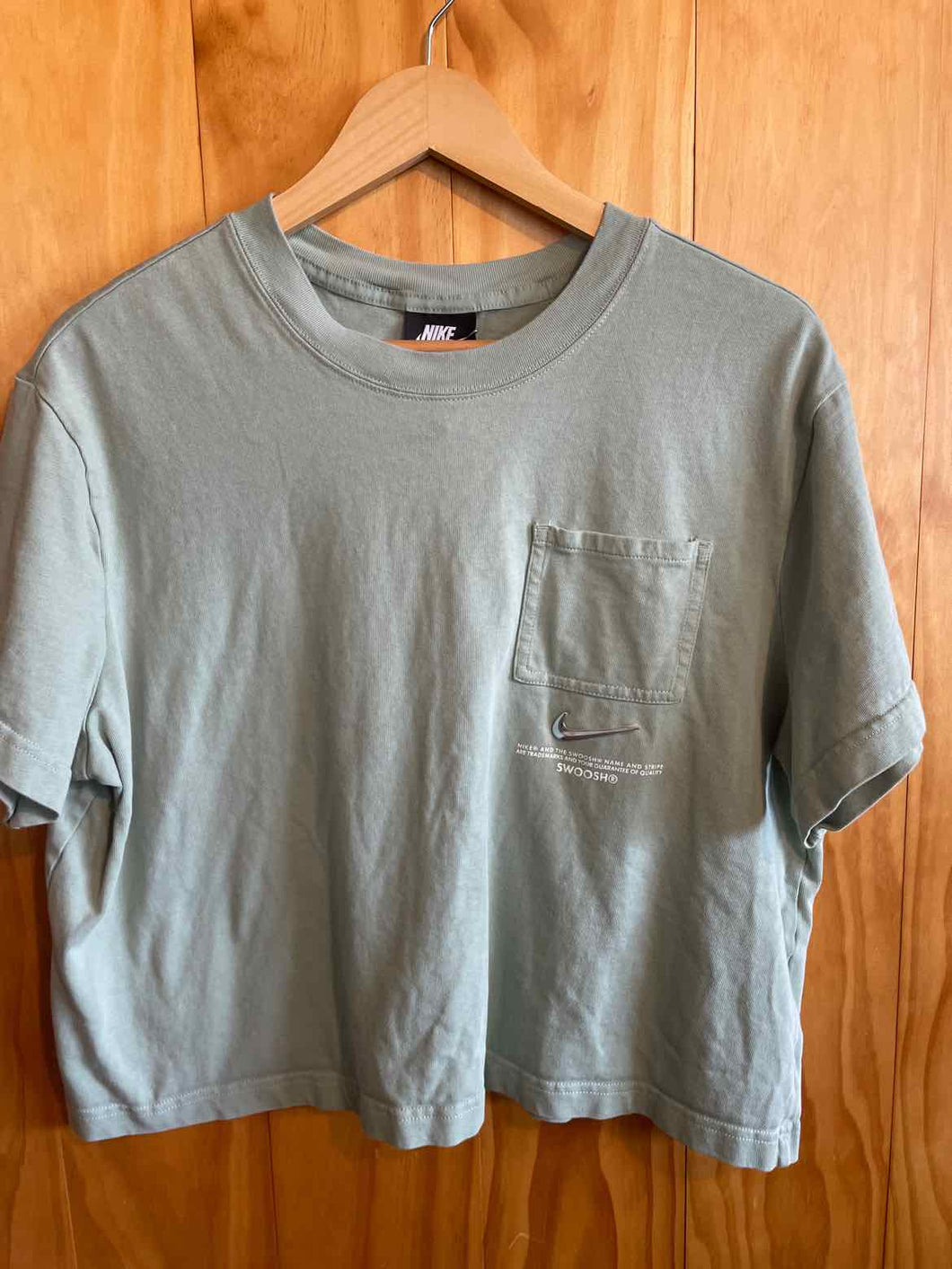 Size XL Nike Green Women's Short Sleeve Shirt