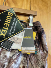 Load image into Gallery viewer, Size Large Cabelas Camo Women&#39;s Pants
