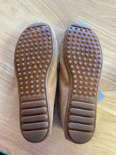 Load image into Gallery viewer, 10.5 Minnetonka Men's Slippers

