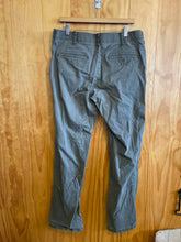 Load image into Gallery viewer, Size 36 Lee Men's Pants
