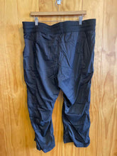 Load image into Gallery viewer, Size XXL The North Face Black Women&#39;s Capris
