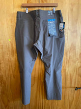 Load image into Gallery viewer, Size 38x30 Kuhl Men&#39;s Pants
