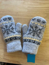 Load image into Gallery viewer, Gloves
