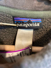 Load image into Gallery viewer, Size Large Patagonia Men&#39;s Sweater &amp; Sweatshirt
