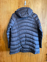 Load image into Gallery viewer, Women Size M The North Face Grey Women&#39;s Winter Jacket
