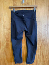 Load image into Gallery viewer, Size 4 Lululemon Black Women's Leggings
