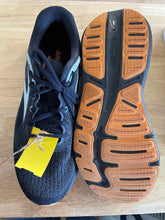 Load image into Gallery viewer, 10.5 Brooks Men's Running Shoes
