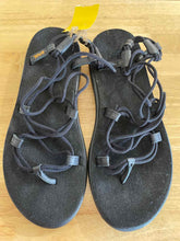 Load image into Gallery viewer, Shoe Size 8 Teva Black Sandals
