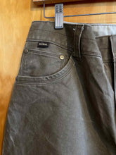 Load image into Gallery viewer, Size 32 Kuhl Men's Pants
